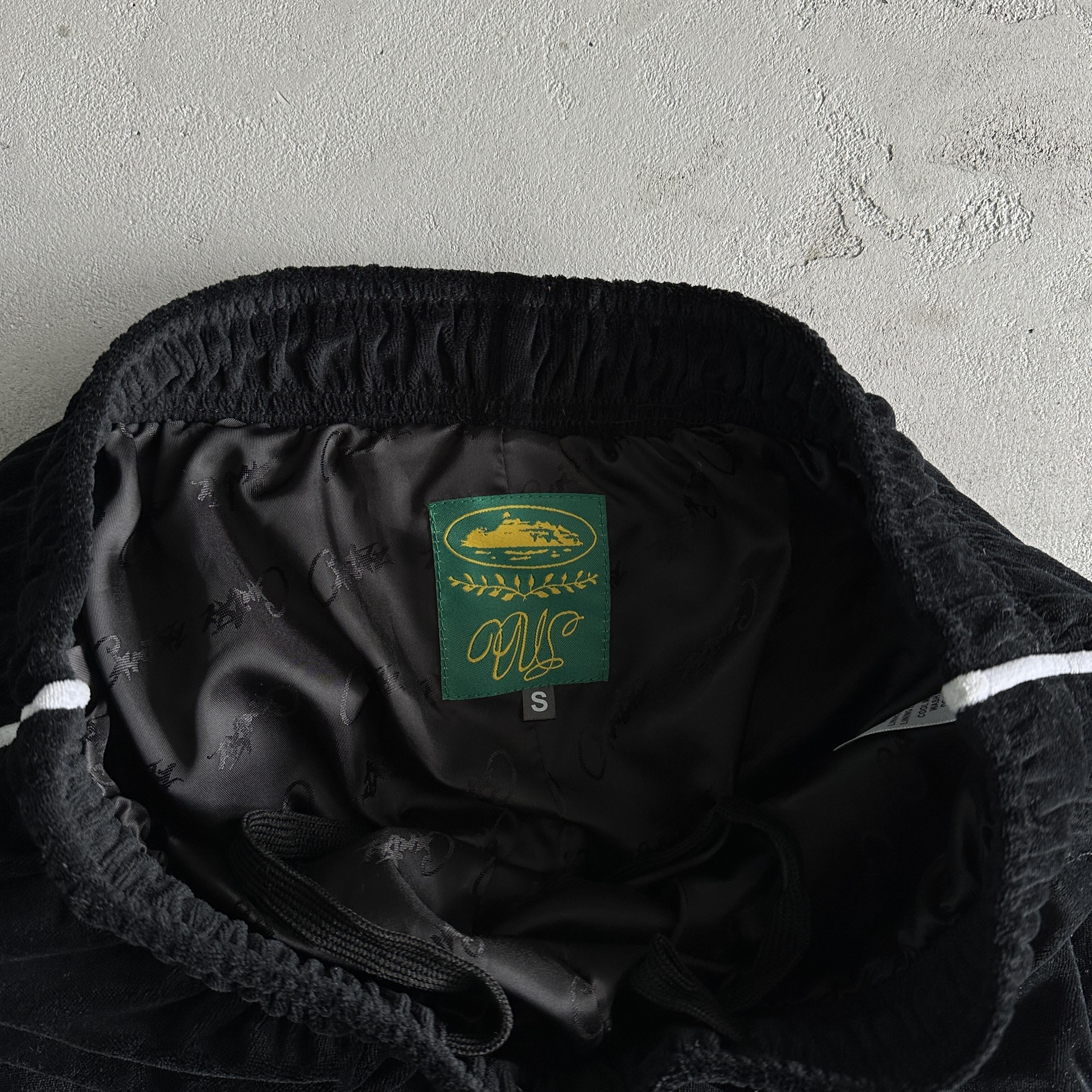 Corteiz Velvet Trackset Black