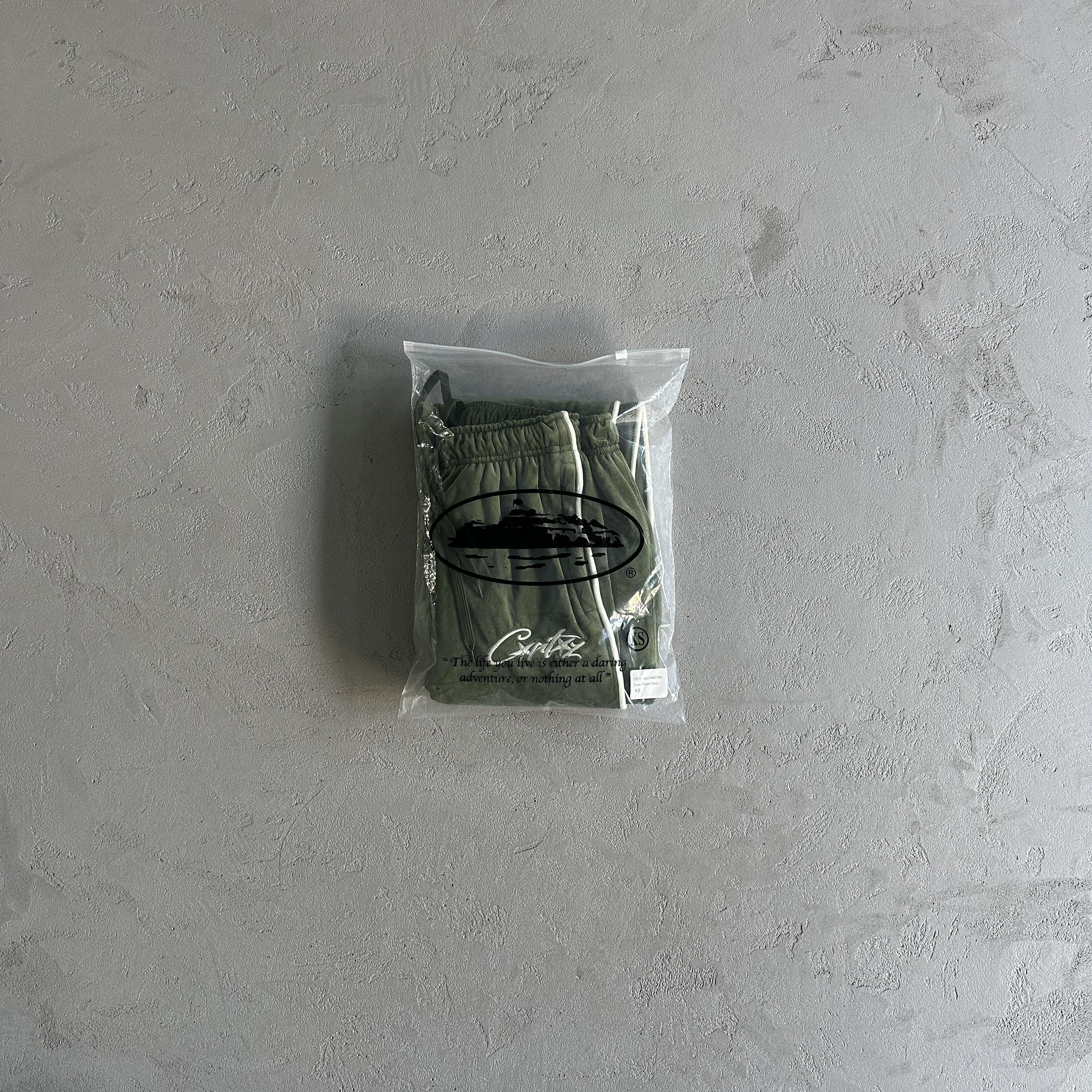 Corteiz Velvet Trackset Green